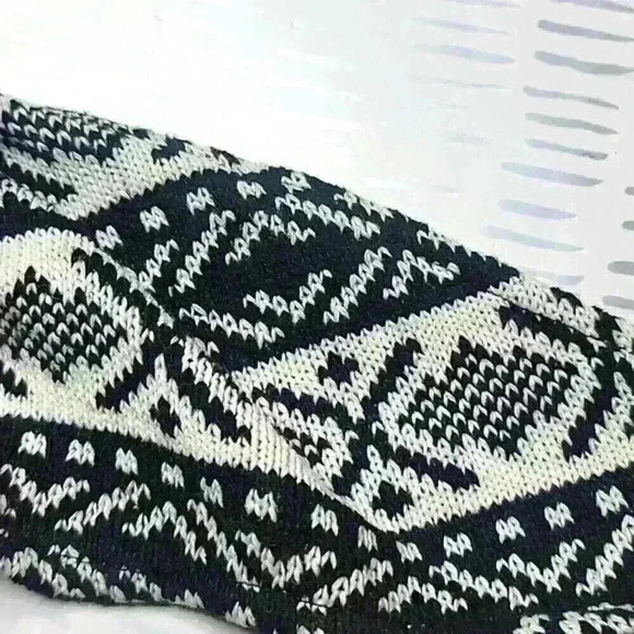 Cozy Knit Scrunchies by Anna Ava - Picture 5 of 6